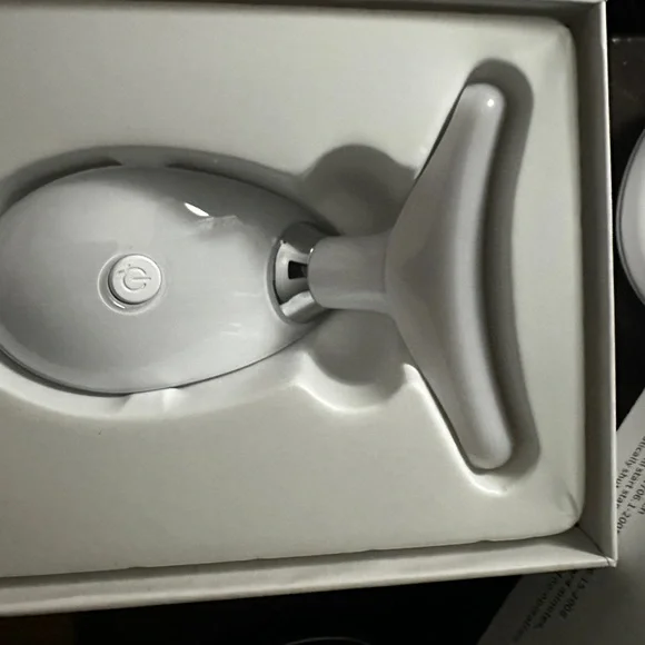 Poration 美顔器 SEVEN BEAUTY 7-in-1 electroporation facial